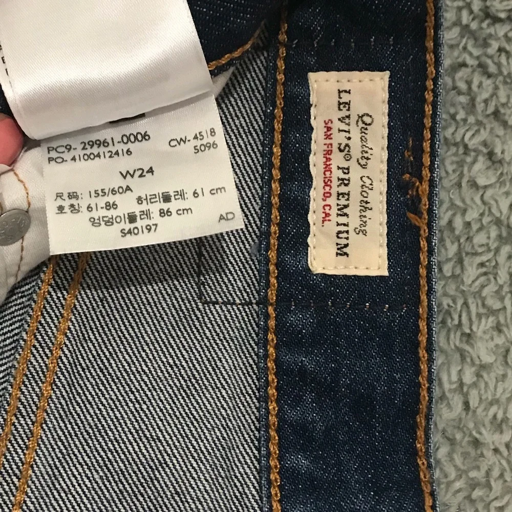 NWOT Levi’s 501 Long Denim Shorts